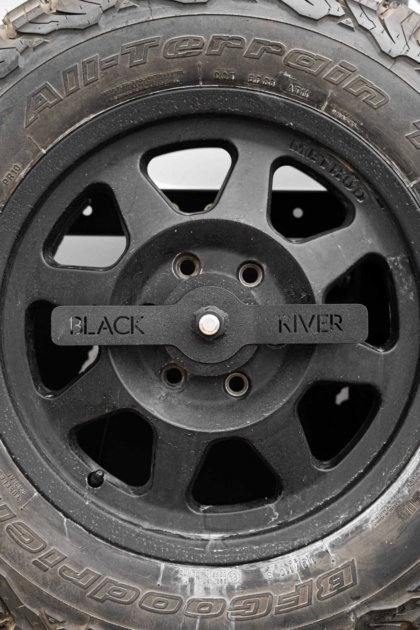 Mullet Tire Carrier
